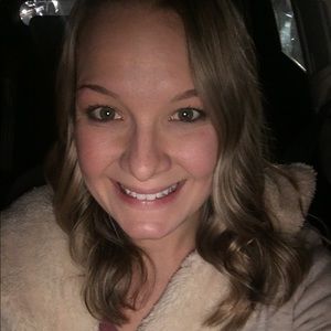 Meet your Posher, Becca